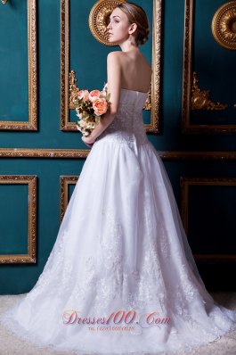 Organza Strapless Court Train Lace Wedding Dress