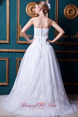 Organza Strapless Court Train Lace Wedding Dress