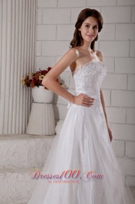 Appliques Tulle Sweetheart Brush Wedding Dress