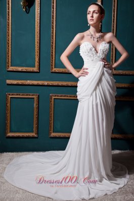 Column High-class Sweetheart Chiffon Wedding Dress