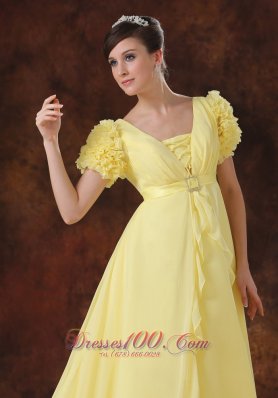 Yellow Neck Short Sleeves Flowers Wedding Dress