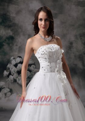 Dressy A-line Strapless Wedding Dress Tulle Beading