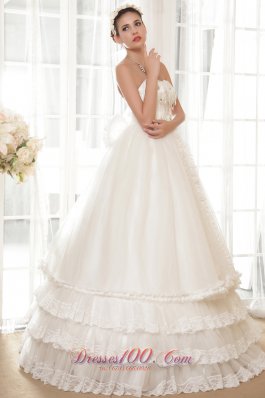 Luxurious Strapless Tulle Taffeta Beaded Wedding Dress