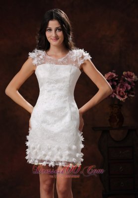 Classy Appliques Decorate Short White Scoop Wedding Dress