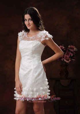 Classy Appliques Decorate Short White Scoop Wedding Dress