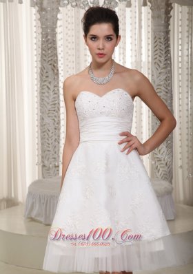 Lovely Sweetheart Appliques Short Bridal Wedding Dress