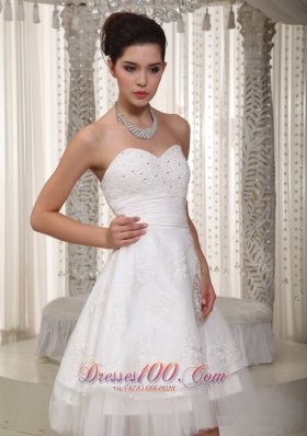 Lovely Sweetheart Appliques Short Bridal Wedding Dress