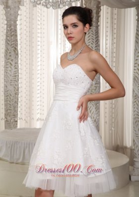 Lovely Sweetheart Appliques Short Bridal Wedding Dress