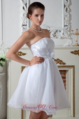 Sexy A-line Strapless Organza Ruched Wedding Dress Chic