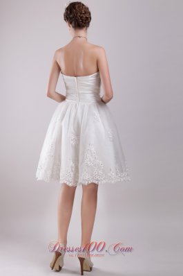 A-Line Sweetheart Organza Appliques Wedding Dress