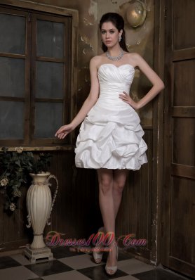 Sweetheart Taffeta Ruched Pick-ups Wedding Dress