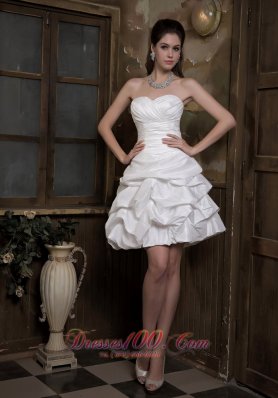 Sweetheart Taffeta Ruched Pick-ups Wedding Dress