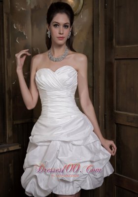 Sweetheart Taffeta Ruched Pick-ups Wedding Dress