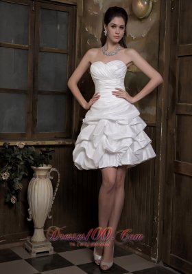 Sweetheart Taffeta Ruched Pick-ups Wedding Dress