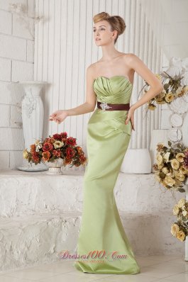 Satin Yellow Green Pleats Sahed Prom Gown with Beads