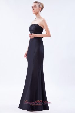 Satin Ruch Navy Blue Column Strapless Bridesmaid Dress