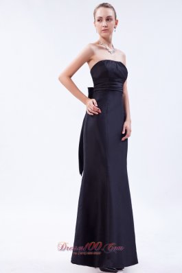 Satin Ruch Navy Blue Column Strapless Bridesmaid Dress