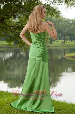 Brush Train Strapless Spring Green Bridesmaid Dress Ruch