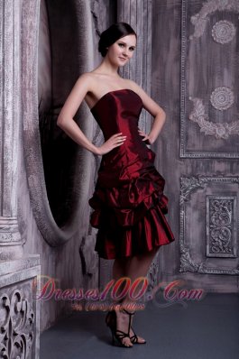 Pick-ups Burgundy A-line Strapless Dress for Bridesmaid