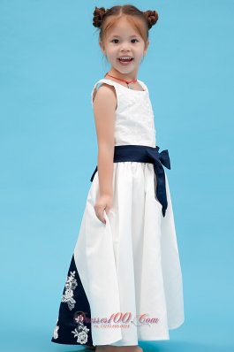 Affordable White Little Girl dress A Line with Black bow