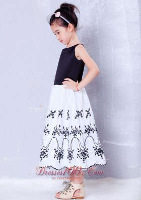 Glamorous Baby Girl Pageant Dresses Black Embroidery