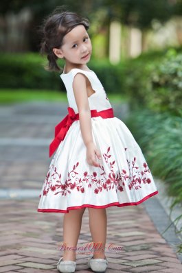 Embroidery White and Red Little Flower Girl Dress