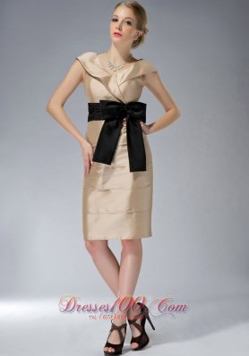 Knee-length V-neck Bowknot Champagne Mother Dress Layered