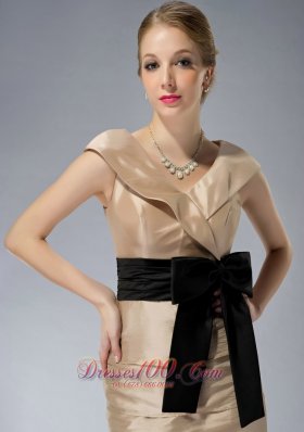 Knee-length V-neck Bowknot Champagne Mother Dress Layered