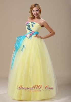 Light Yellow Appliques Ruch Sash Prom Dress