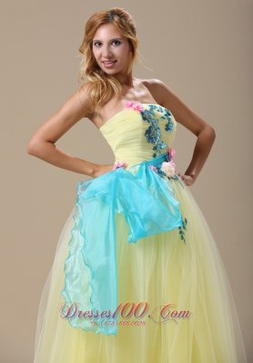 Light Yellow Appliques Ruch Sash Prom Dress