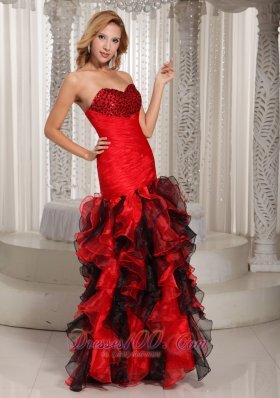 Red and Black Beading Decorate Sweetheart Prom gown