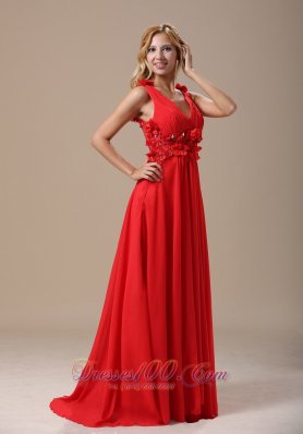 Petals Besiged Deep Neck Straps Prom / Evening Dress