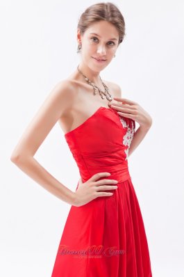 Column / Sheath Strapless Prom Dress RedTaffeta White Appliques