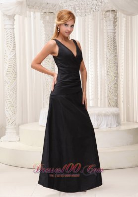 Inexpensive V-neck Black Bridesmaid Dress Designer