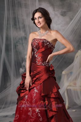 A-Line Burgundy Quinceanera Dress Appliques