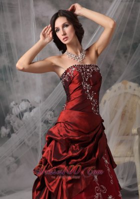 A-Line Burgundy Quinceanera Dress Appliques