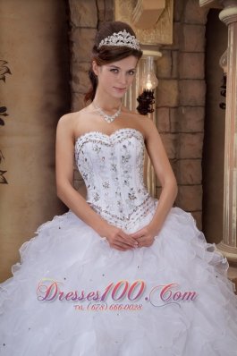 Sweetheart Beading Puffy Ball Gown White Dress for Sweet 15