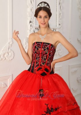 Strapless Black and Red A-line Embroidery Quinceanera Dress Boning