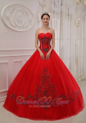 Quinceanera Dress Sweetheart Boning and Embroidery Ball Gown A-line