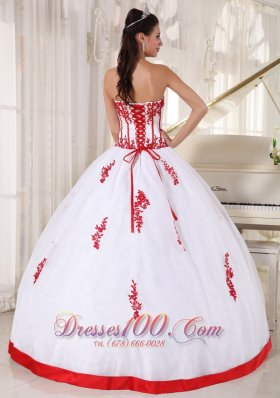 Strapless Pretty White and Red Ball Gown for Quince Boning