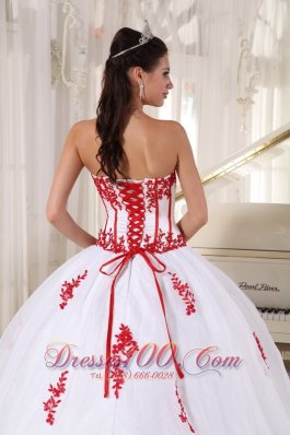 Strapless Pretty White and Red Ball Gown for Quince Boning