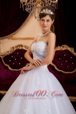 Elegant Sweetheart White Ball Gown Quinceanera