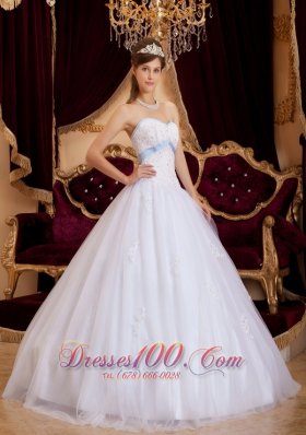 Elegant Sweetheart White Ball Gown Quinceanera