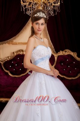 Elegant Sweetheart White Ball Gown Quinceanera