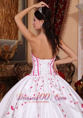 Boning White Sweet 15 Dress Embroidery Ball Gown