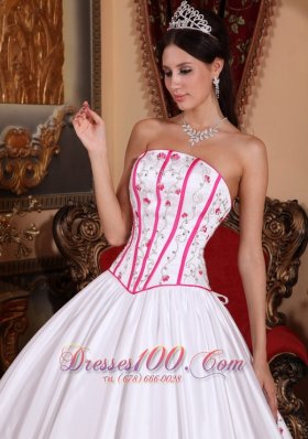 Boning White Sweet 15 Dress Embroidery Ball Gown