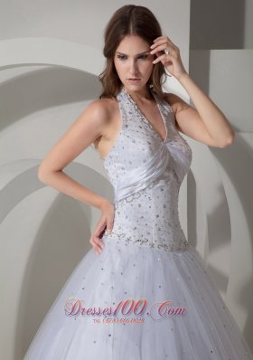 White Halter V-neck Beaded Quinceanera Dress Ball Gowm