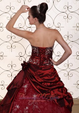 Embroidery Ruched Quinceanera Dress Strapless Beading Red