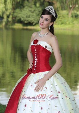 Flower Decorate Strapless Quinceanera Dress Neckline White Satin