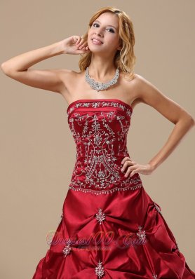 Red Pick-ups appliques prom quinceanera Dress